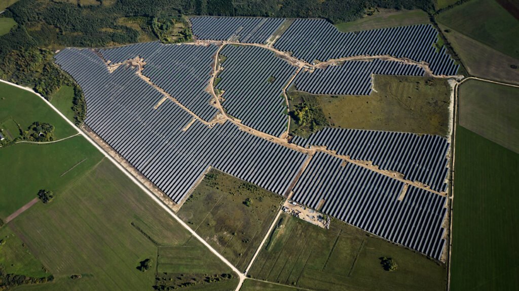 BREP advances Estonia’s largest solar-plus-storage project, signs first Baltic FPPA, secures Swedbank financing