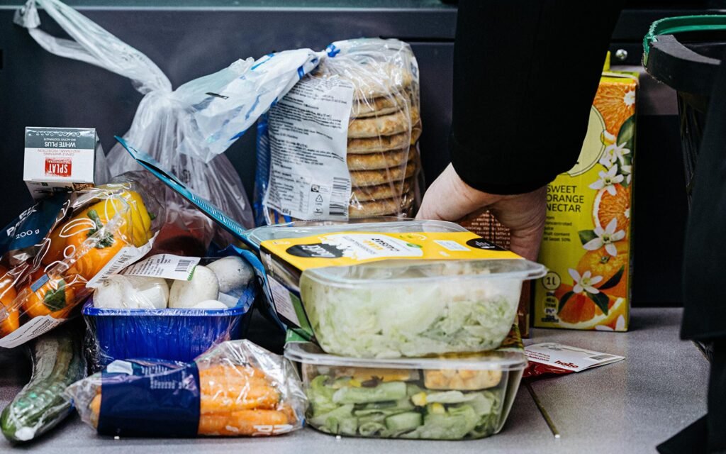 Supermarkets launch campaign to pressure government into lowering food VAT