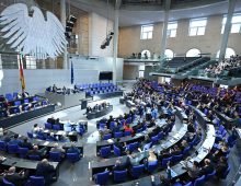 05 March 2026, Berlin: Members of parliament raise their hands during the vote in the 62nd session of the German Parliament (Bundestag) in Berlin. Photo: Elisa Schu/dpa