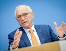 09 February 2026, Berlin: Wolfgang Ischinger, head of the Munich Security Conference (MSC), holds a press conference at the German Press Conference to outline key themes and expectations ahead of the upcoming Munich Security Conference. Photo: Kay Nietfeld/dpa