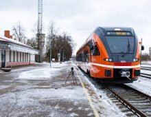 An Elron train heads to Riga. Source: Aron Urb/Elron