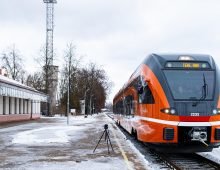 An Elron train en route to Riga. Source: Aron Urb/Elron