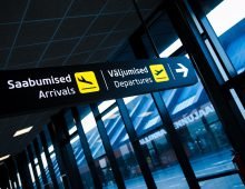 Arrivals and departures signs at Tallinn Airport. Source: Ken Mürk/ERR
